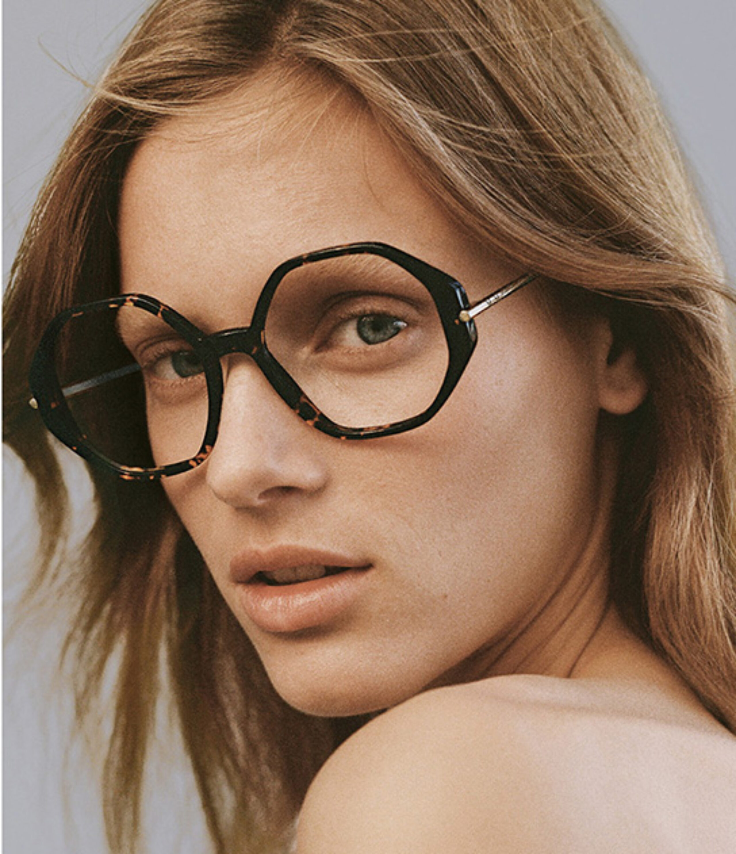Max Mara brillen en zonnebrillen • Frames and Faces Deinze