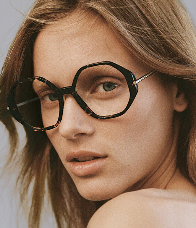 Max Mara brillen en zonnebrillen • Frames and Faces Deinze
